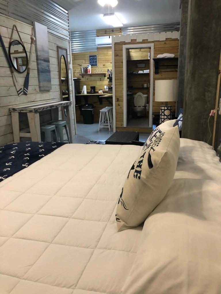De La Bleau B&B Мандевил Екстериор снимка